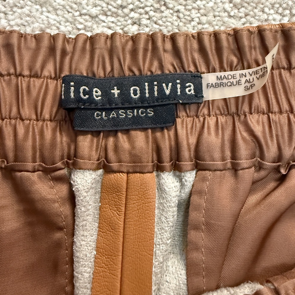 Alice + Olivia - Vegan Leather Joggers in Camel - size Small - EUC - Picture 4 of 13